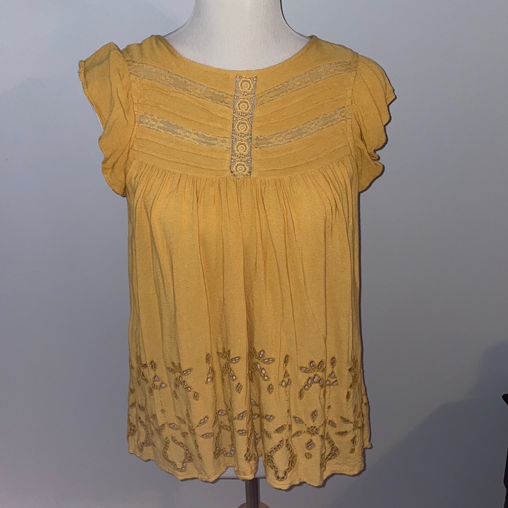 American Eagle yellow top